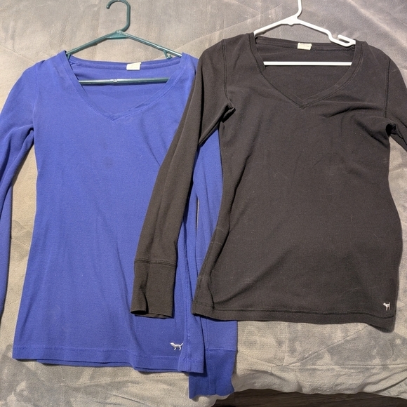 Victoria's Secret Blue and Black V-Neck Tops - Picture 1 of 2